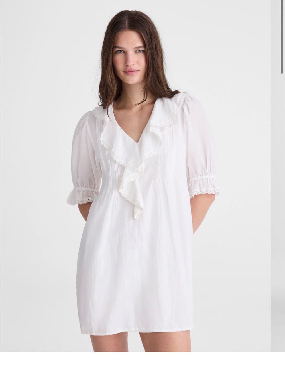 Doen-Inspired White Ruffled V-Neck Shift Dress
